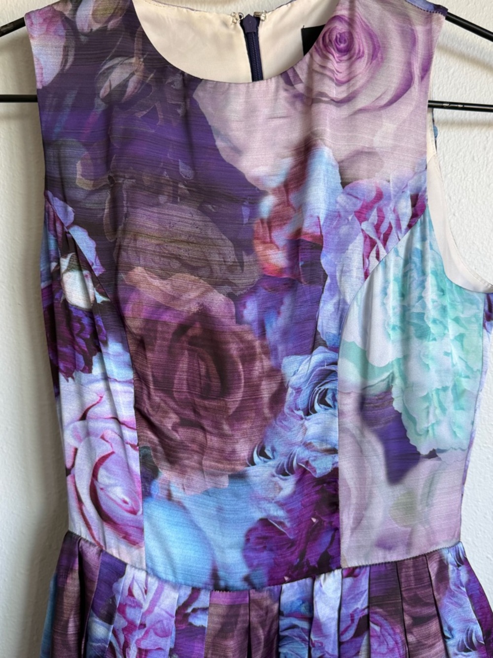 ASOS Soft Floral Semi Formal Size 0 - Picture 8 of 12